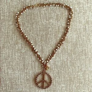 Vintage looking necklace ‘live in love’